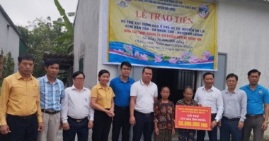 Công ty CP Bến xe Nghệ An trao tặng nhà cho hoàn cảnh khó khăn tại xã Nhân Sơn, huyện Đô Lương