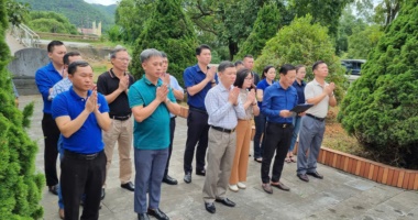 CÔNG TY CP BẾN XE NGHỆ AN TỔ CHỨC LỄ DÂNG HƯƠNG TRI ÂN CÁC ANH HÙNG LIỆT SĨ NHÂN NGÀY 27/7